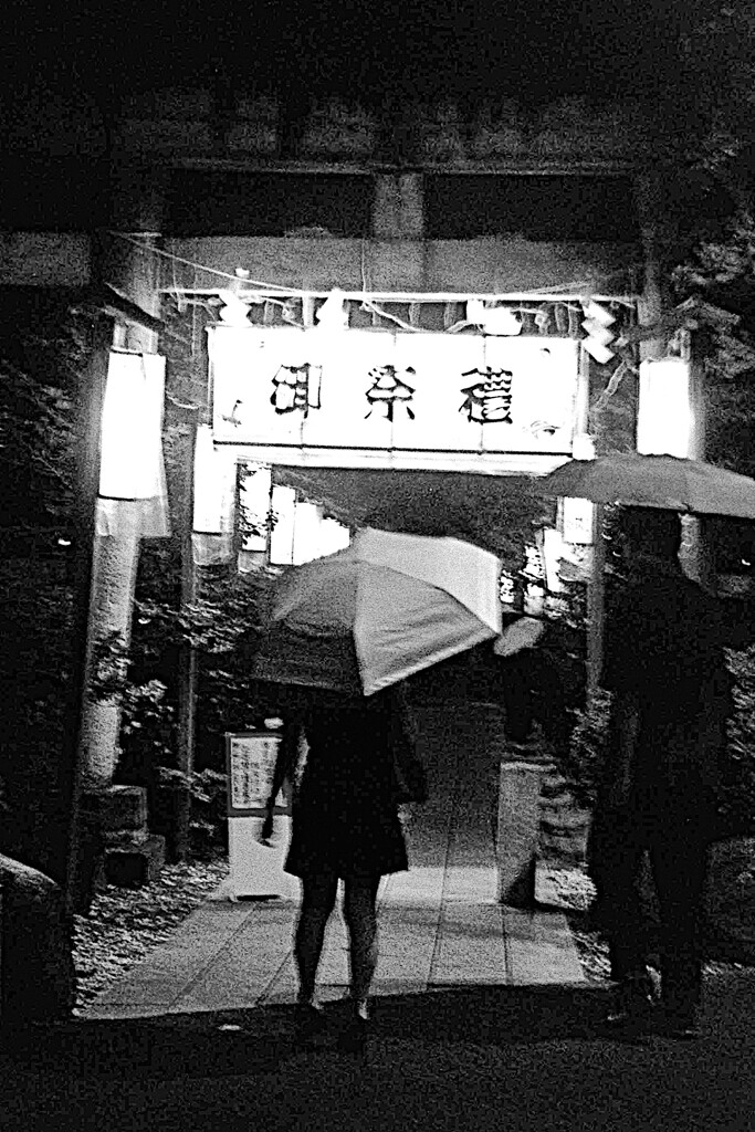 灯雨の門