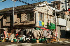 日当たりが良すぎる八百屋