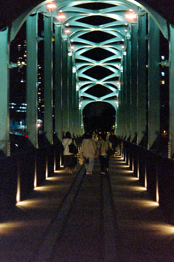 夜の旧鉄道橋