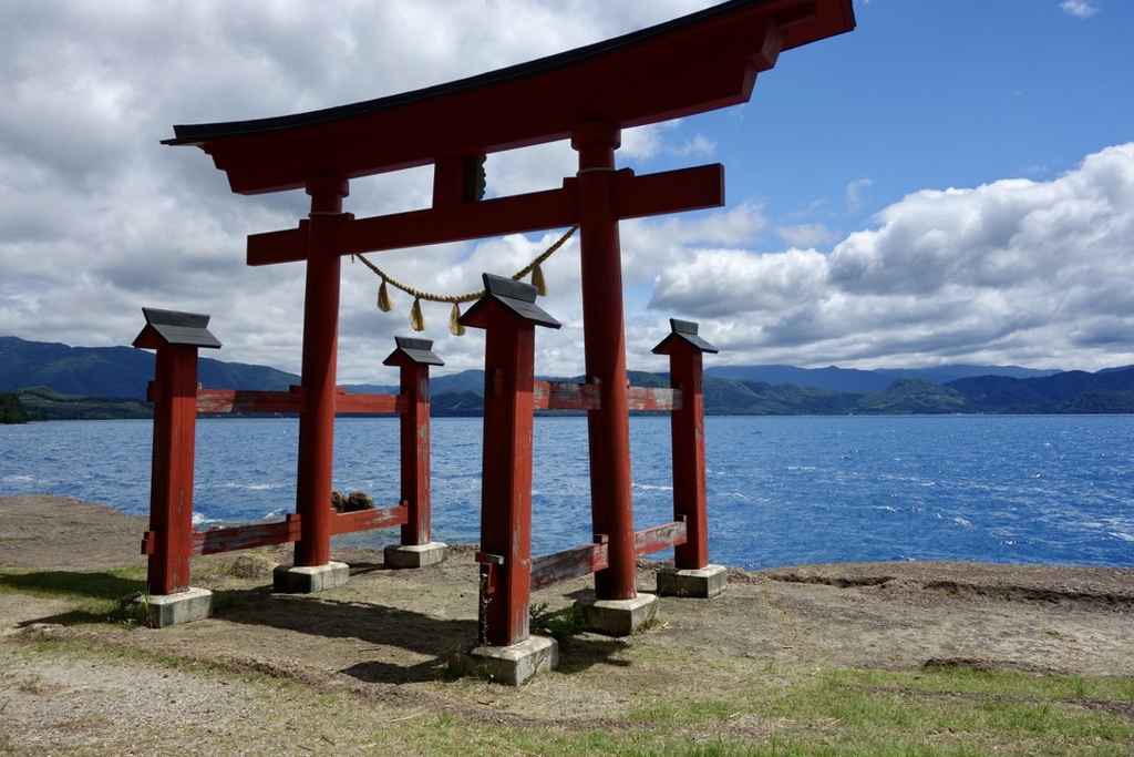 御座石神社（秋田県・田沢湖）