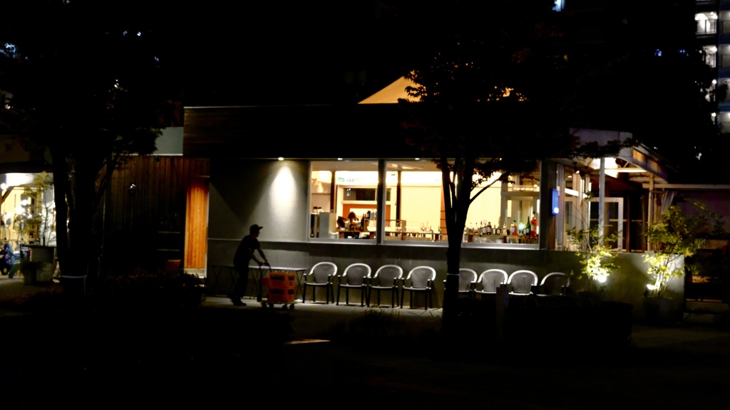 閉店作業をしていました。