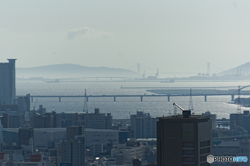 遠くに見える明石大橋