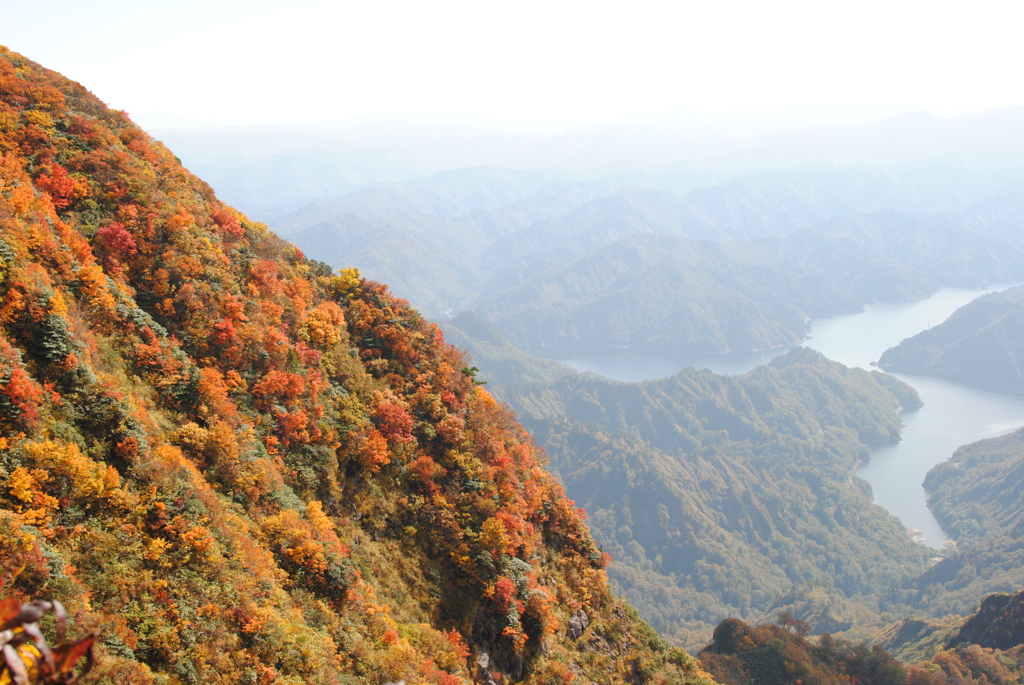 錦繍の尾根から