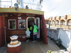 船内を見学