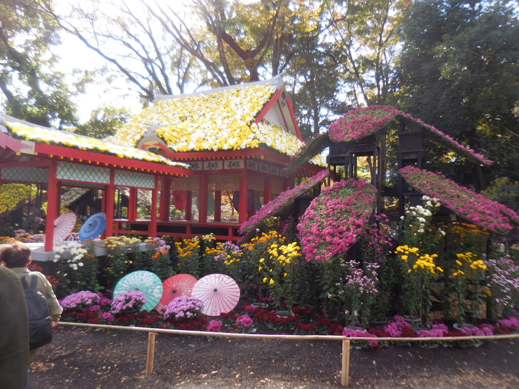 鶴岡八幡宮を模す