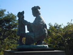 赤い靴の女の子像