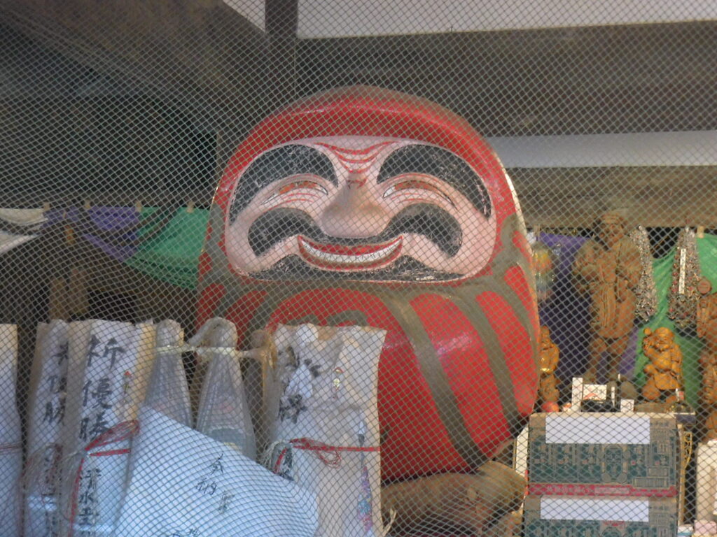笑うだるま
