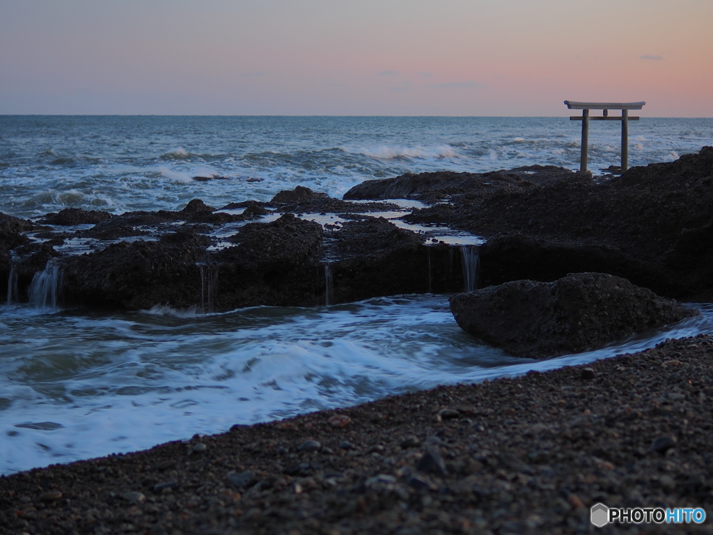 鳥居 on the sea