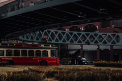 鉄橋とバス