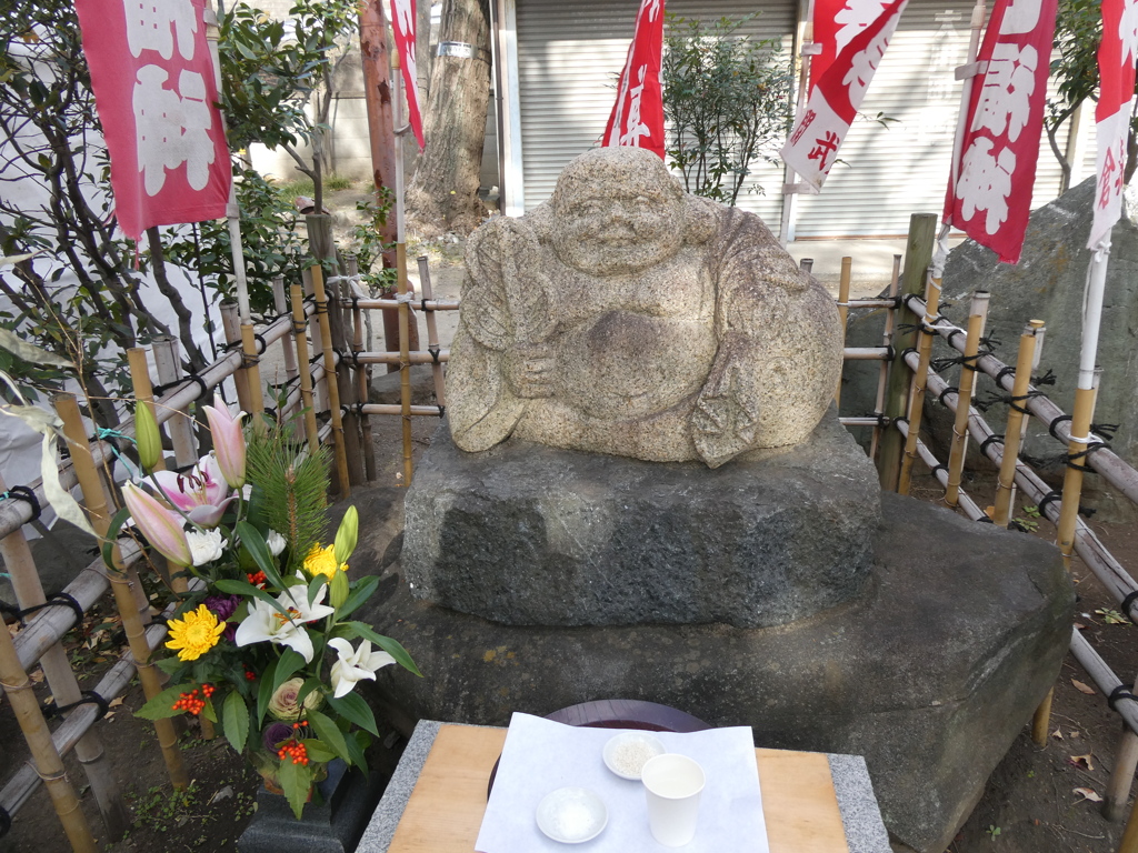 大川町氷川神社の布袋尊像(1)