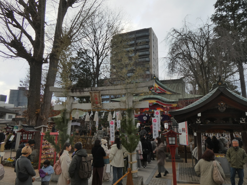 八幡様も大賑わい