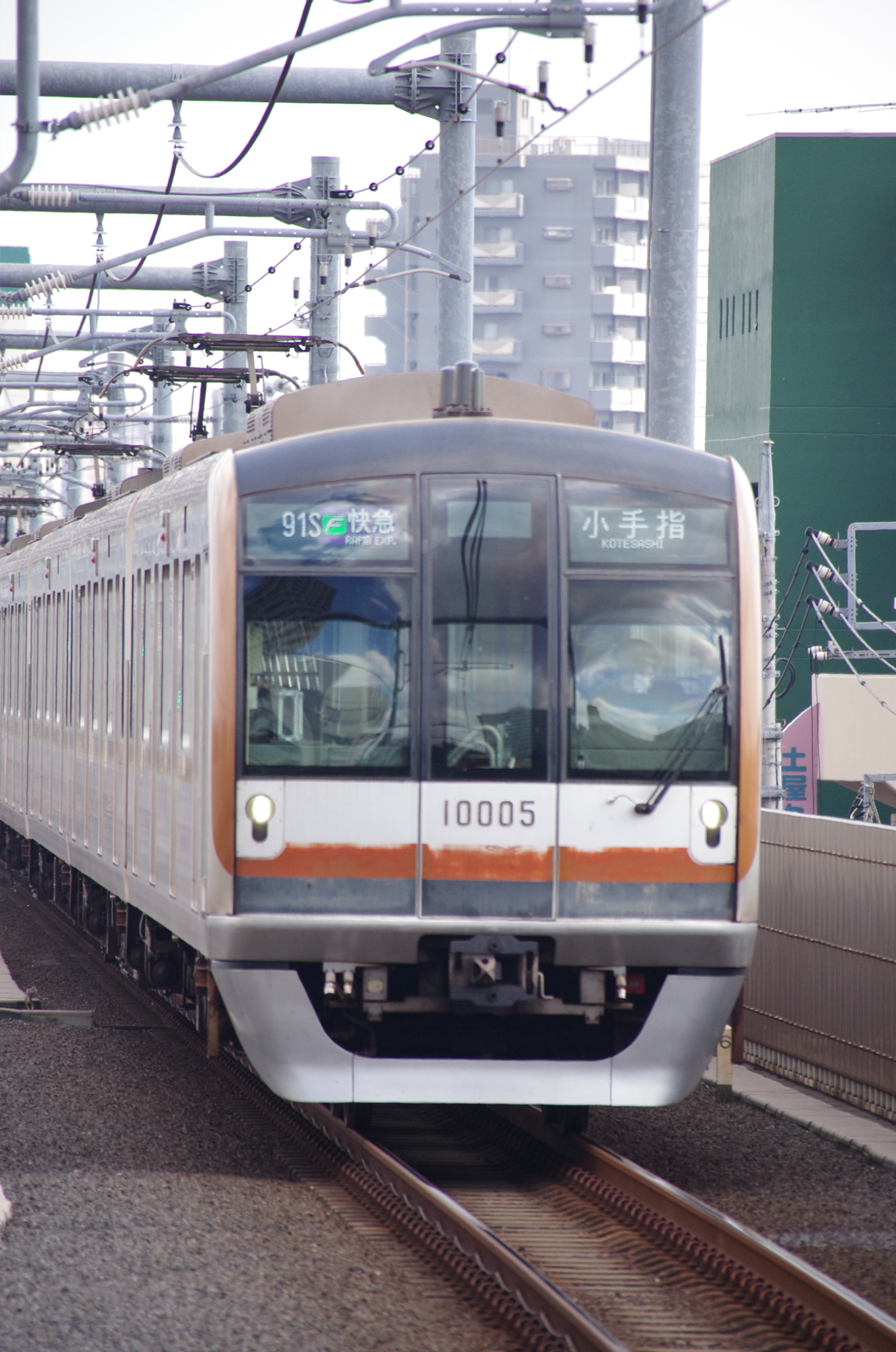 東京メトロ10000系