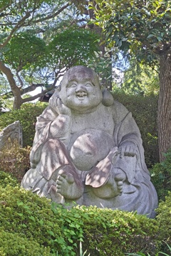 乗蓮寺の石造布袋尊