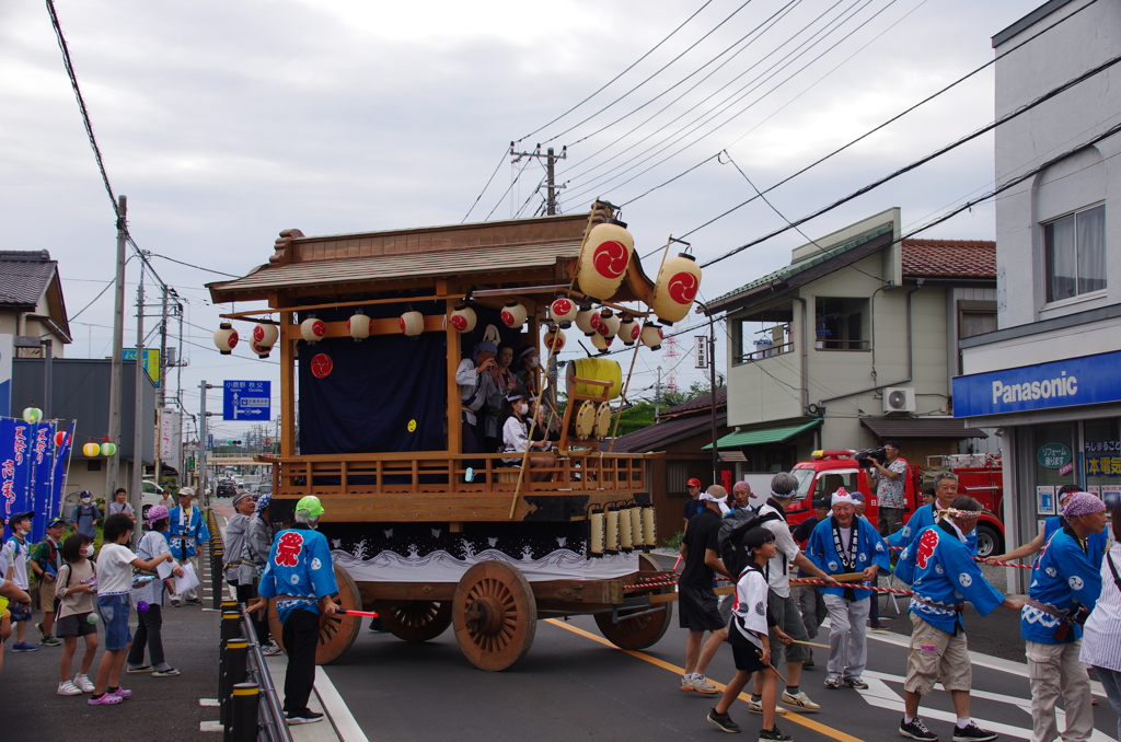 山車曳行スタート！