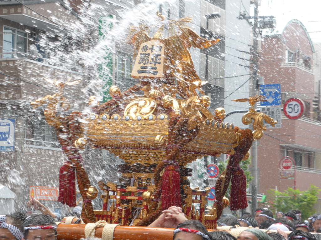 水も滴るいい神輿in深川祭