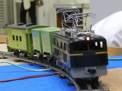三線式鉄道模型の貨物列車