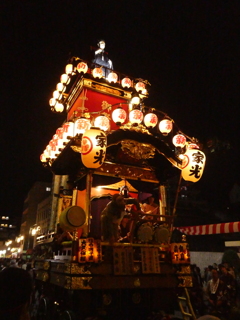 令和7年 夜の新富町一丁目の山車 令和7年 夜の新富町一丁目の山車