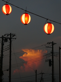 提灯とかなとこ雲