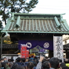 義士祭の泉岳寺門前