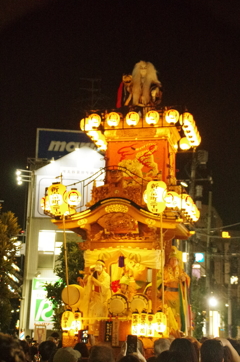 黄金色に輝く山車(2) 黄金色に輝く山車(2)