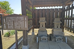 お辻・松女供養碑