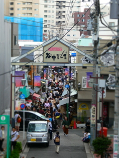 夕焼けだんだんから眺めた谷中銀座