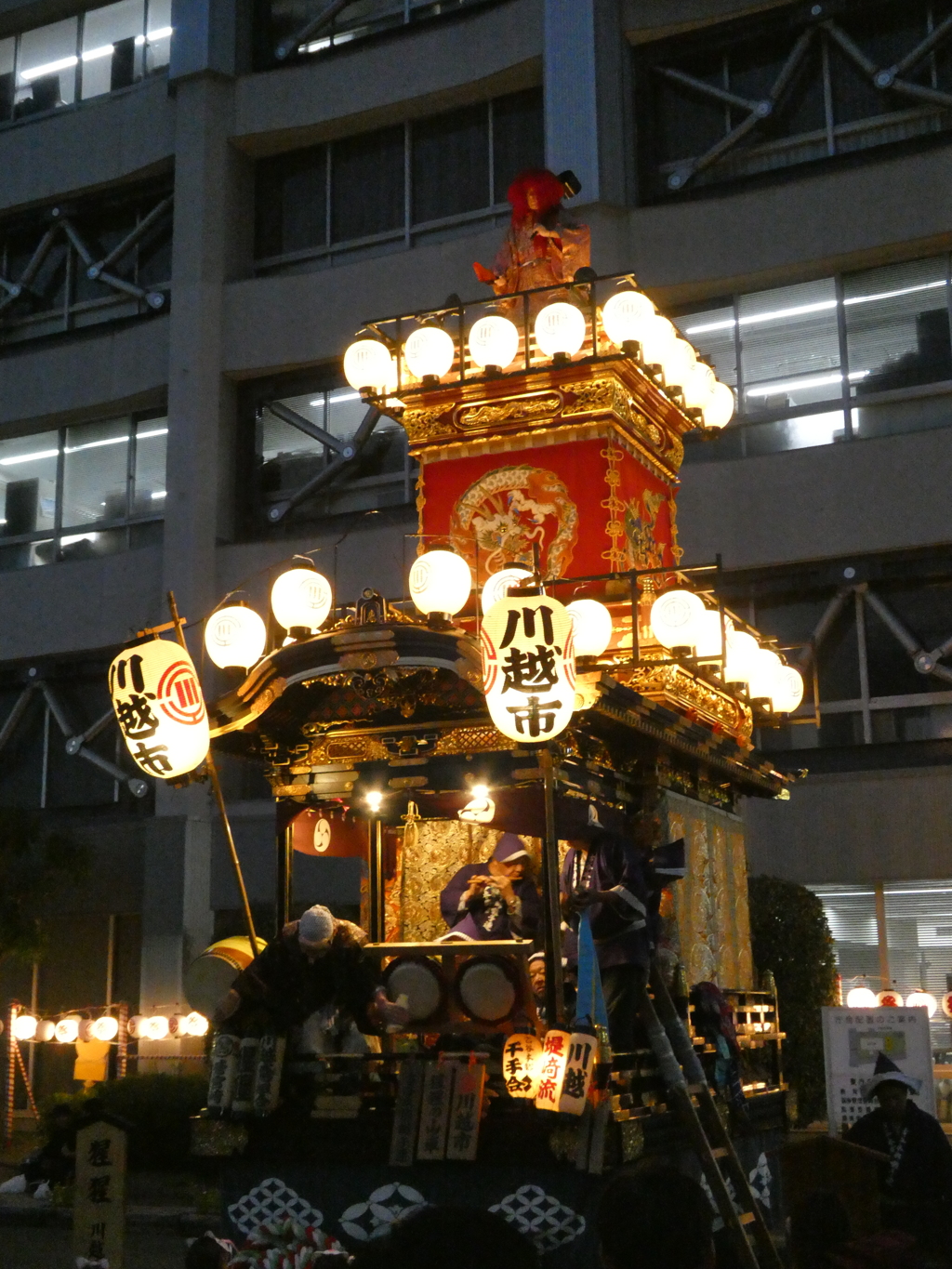 明かり灯る山車(川越市の山車)