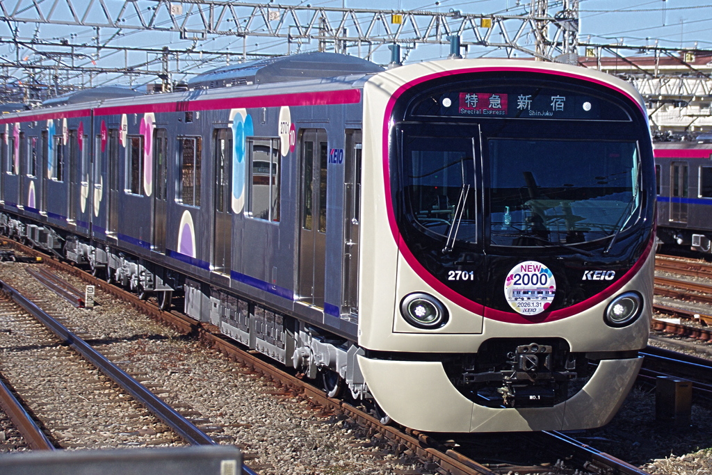 顔だけでなく体も斬新・・・