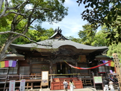 新緑の深大寺元三大師堂