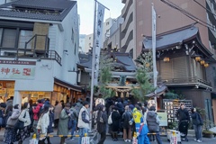 年末なのにこの人出・・・
