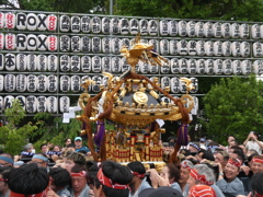 浅草神社から出た神輿