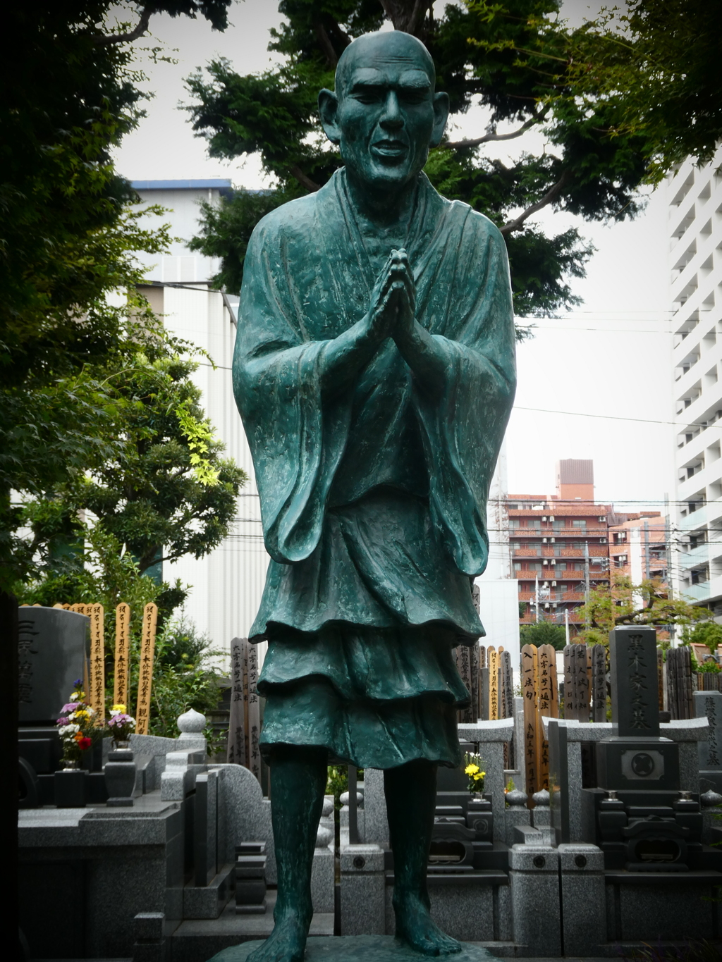 称名寺の一遍上人像