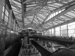高輪ゲートウェイ駅構内monochrome