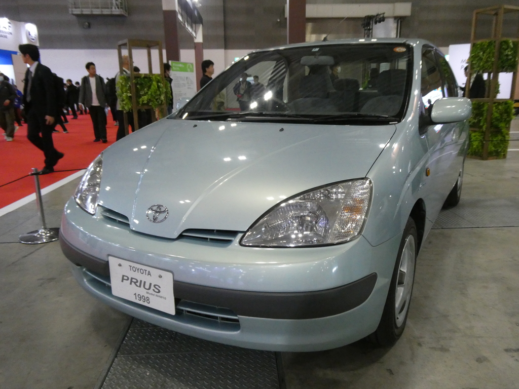 ハイブリッド時代の幕開け