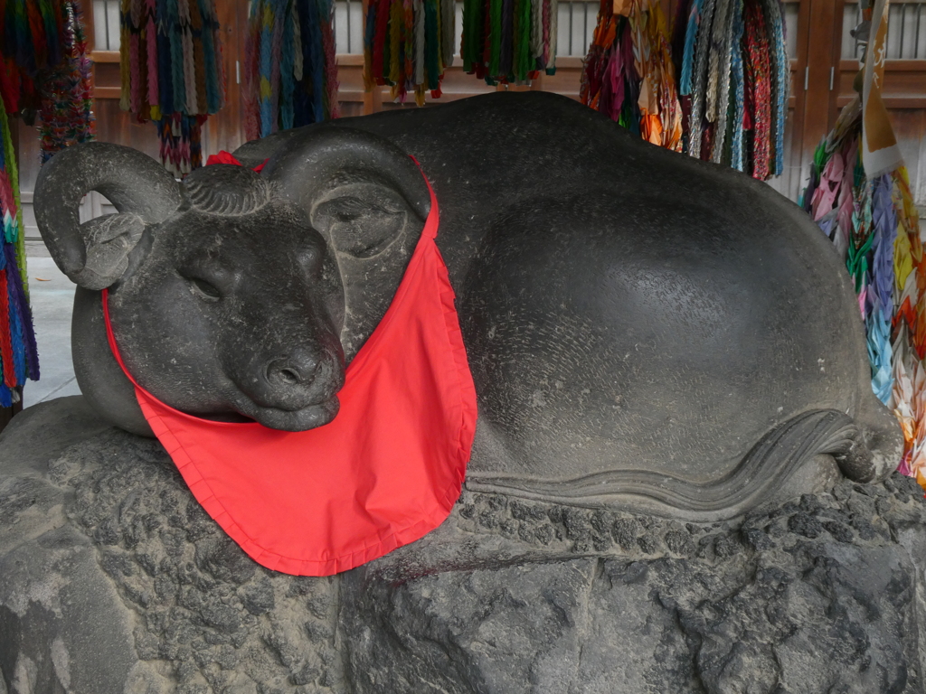 牛嶋神社の撫で牛
