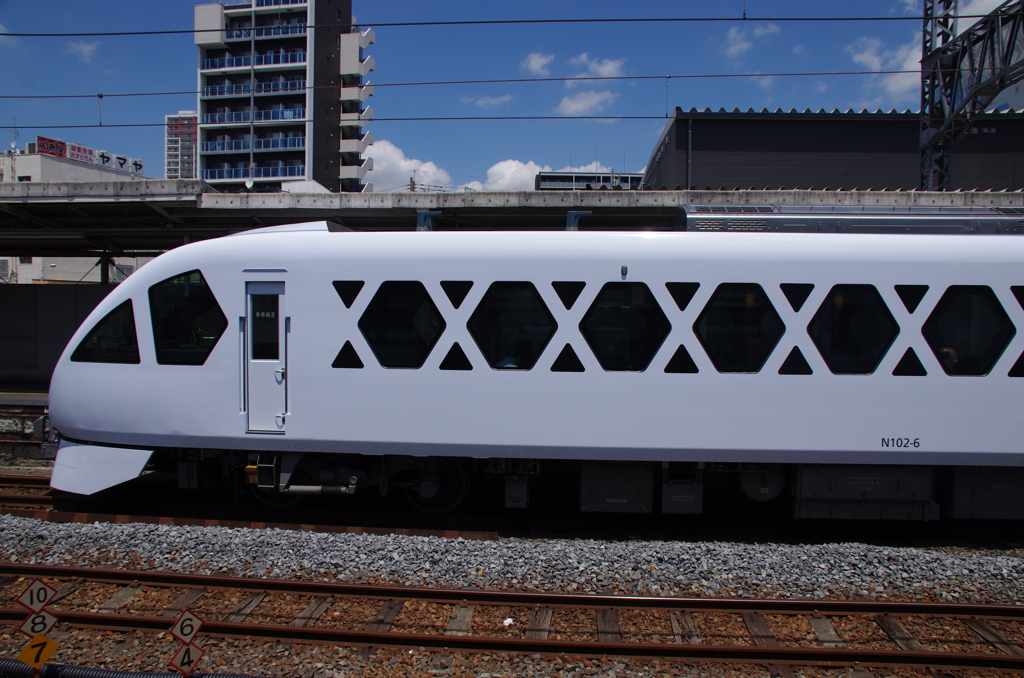 SPACIA X 先頭車