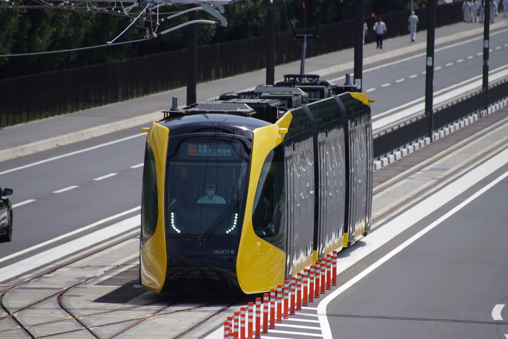 芳賀・宇都宮LRT HU300形