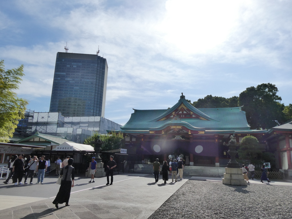 赤坂日枝神社と赤坂Bizタワー