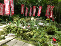 佐助稲荷神社の祠たち