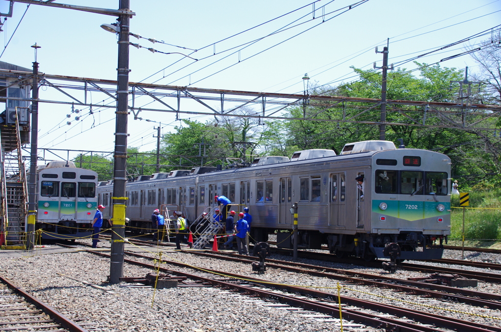 下車、しばしお待ちを