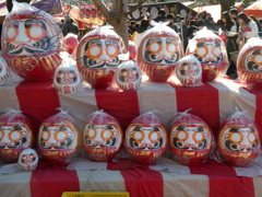 口元が特徴的なだるまたち