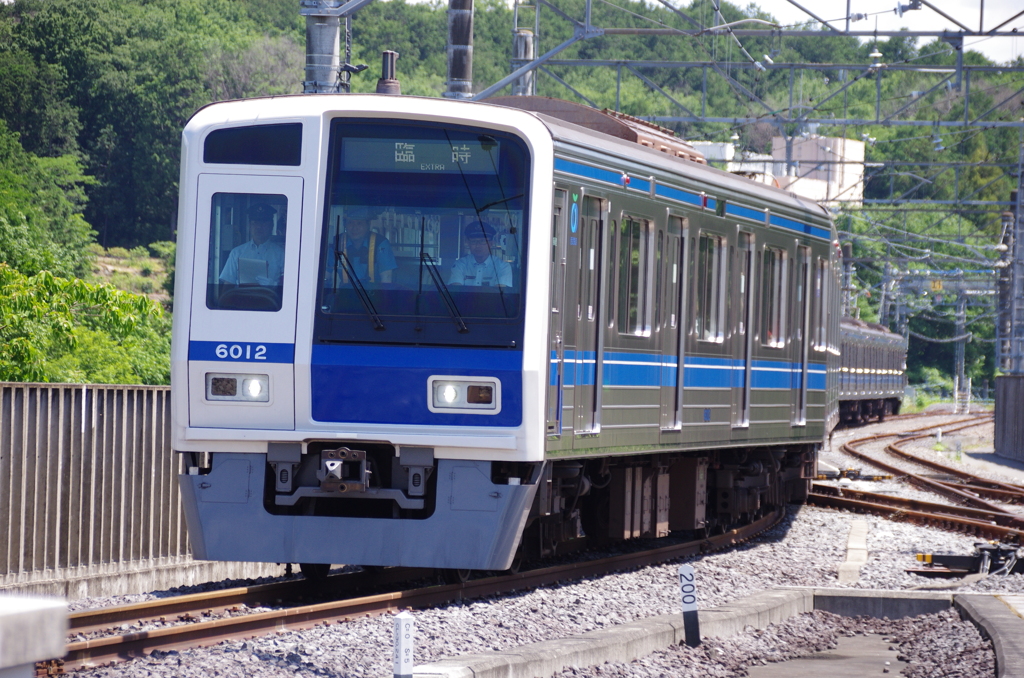 臨時列車第二便入線