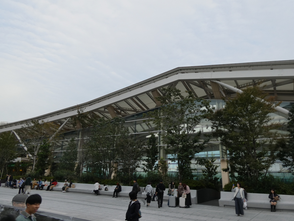 山脈の如き駅舎