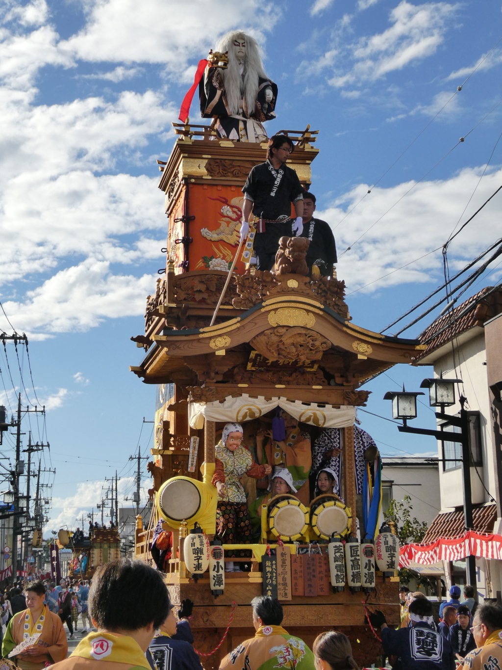 新富町二丁目の山車(逆光)