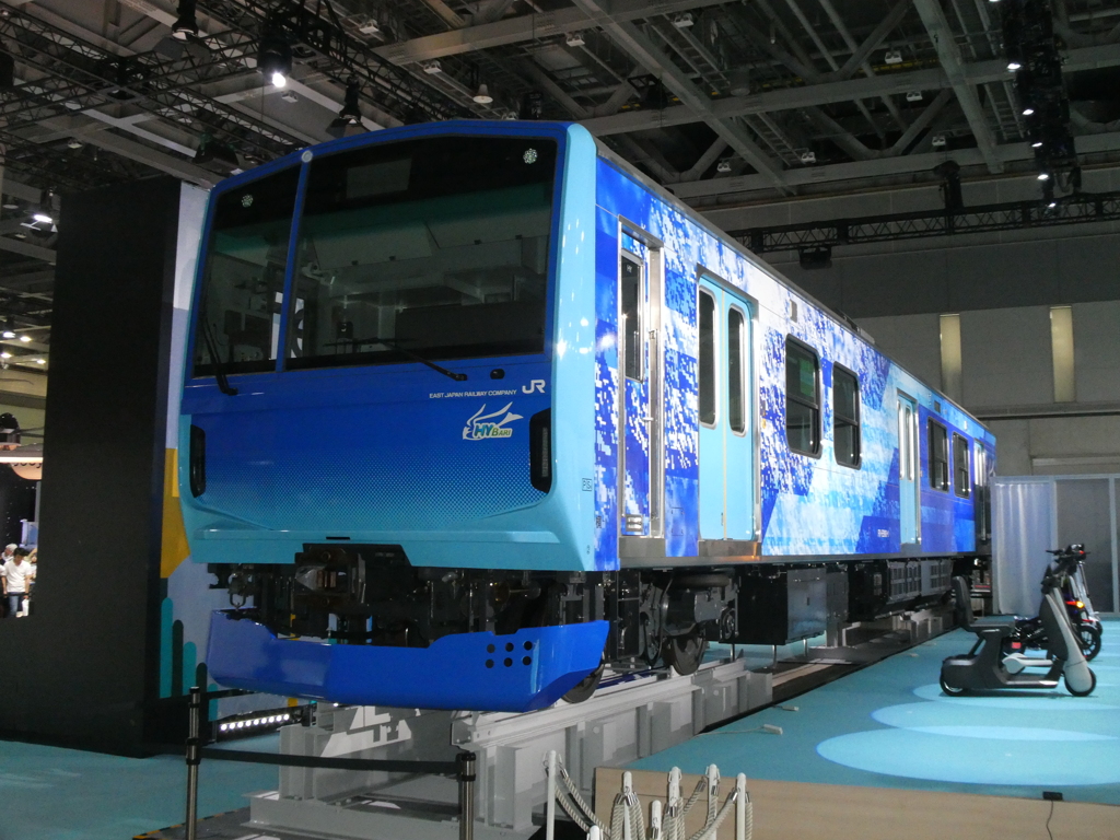 水素ハイブリッド電車「HYBARI」