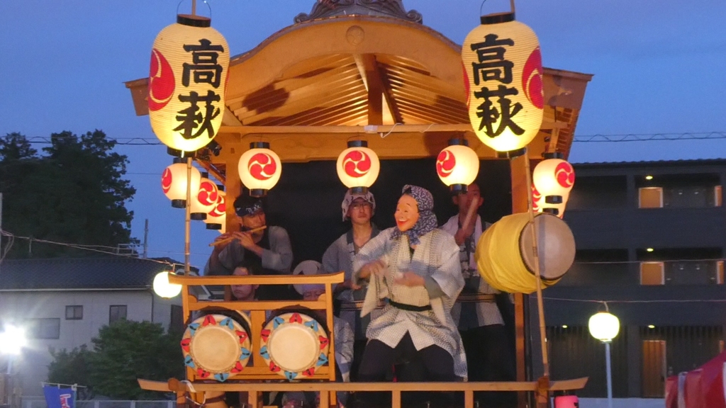 動画切り出し写真⑤「夕闇に浮かぶ山車」