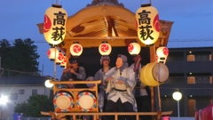 動画切り出し写真⑤「夕闇に浮かぶ山車」