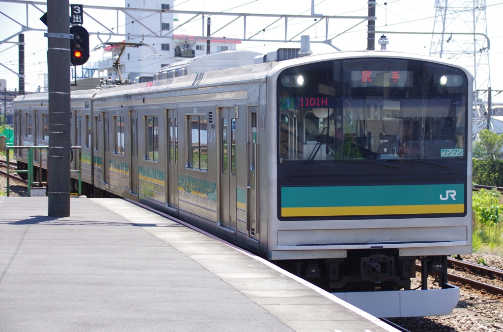 205系1000系 尻手駅に入線