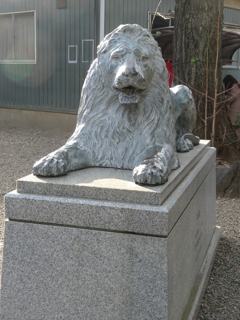 三越のライオン像