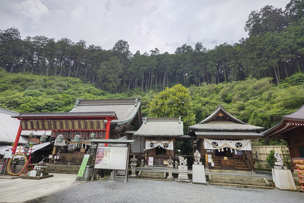 太平山神社と境内社(一部)